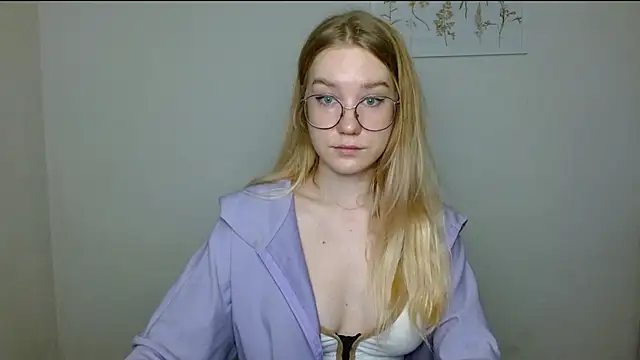 Snapshot of cindi_hot chatting on November 2025 10:08:01 AM cindi hot online show from November 2025 10:08:01 AM