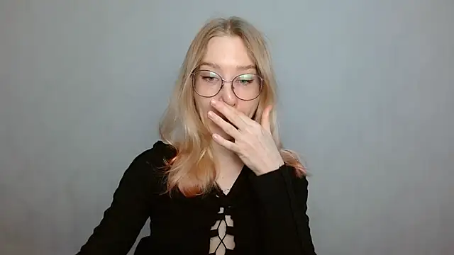 Snapshot of cindi_hot chatting on February 2025 09:00:02 AM cindi hot online show from February 2025 09:00:02 AM