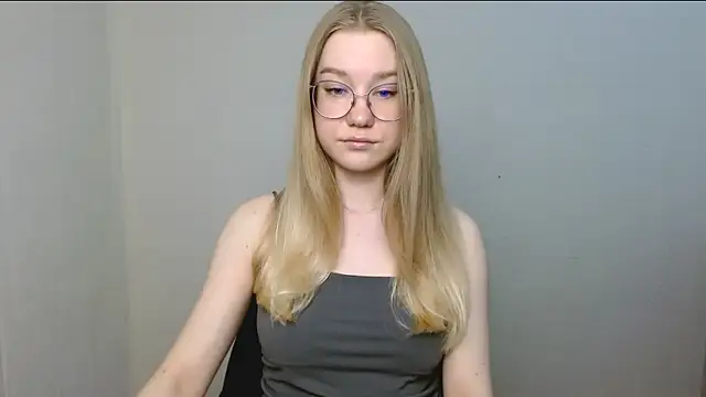 cindi hot online show from April 2026 03:29:02 PM