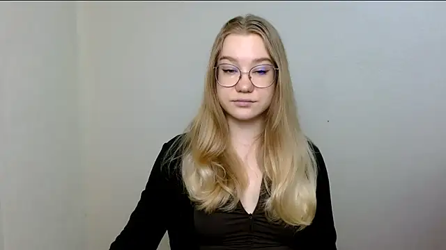 cindi hot online show from April 2026 11:06:01 AM