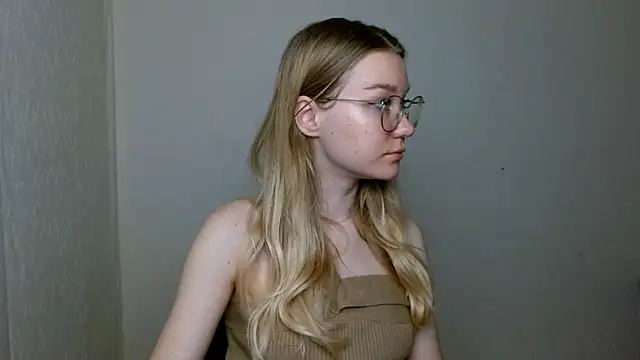 Snapshot of cindi_hot chatting on December 2025 10:16:02 AM cindi hot online show from December 2025 10:16:02 AM