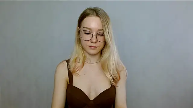 Snapshot of cindi_hot chatting on February 2025 09:42:01 AM cindi hot online show from February 2025 09:42:01 AM