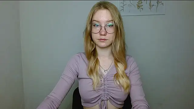 Snapshot of cindi_hot chatting on October 2025 08:48:02 AM cindi hot online show from October 2025 08:48:02 AM