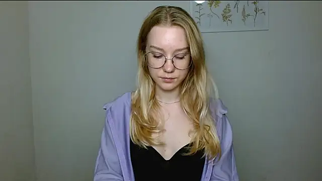 Snapshot of cindi_hot chatting on October 2025 11:44:02 AM cindi hot online show from October 2025 11:44:02 AM