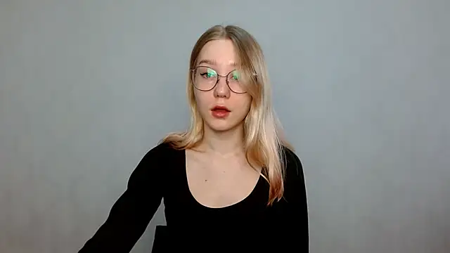 Snapshot of cindi_hot chatting on February 2025 08:17:02 AM cindi hot online show from February 2025 08:17:02 AM