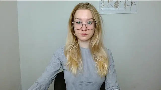 Snapshot of cindi_hot chatting on September 2025 10:32:02 AM cindi hot online show from September 2025 10:32:02 AM