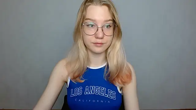 Snapshot of cindi_hot chatting on February 2025 08:42:01 AM cindi hot online show from February 2025 08:42:01 AM