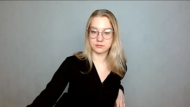 Snapshot of cindi_hot chatting on March 2025 08:30:02 AM cindi hot online show from March 2025 08:30:02 AM