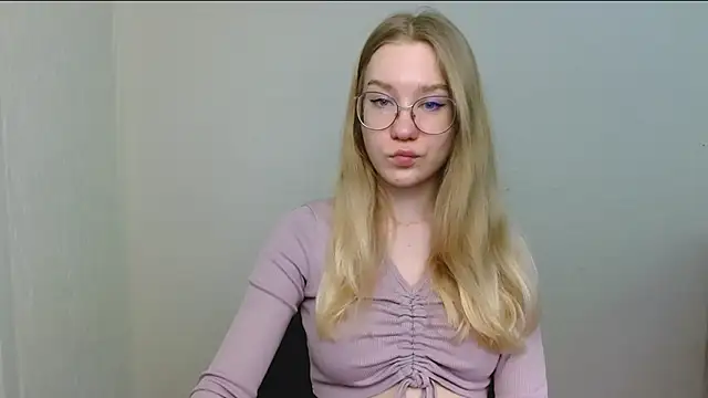 Snapshot of cindi_hot chatting on February 2026 12:24:02 PM cindi hot online show from February 2026 12:24:02 PM