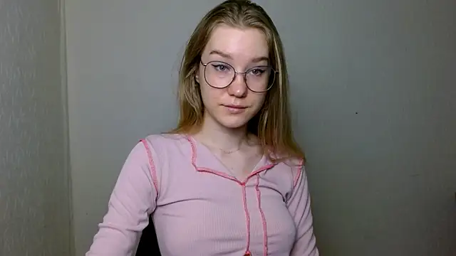 Snapshot of cindi_hot chatting on December 2025 11:09:01 AM cindi hot online show from December 2025 11:09:01 AM