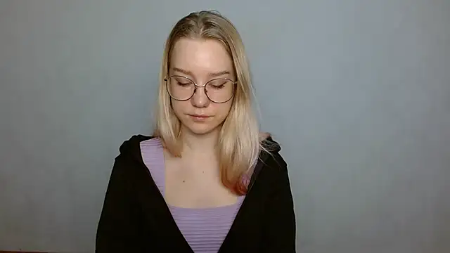 Snapshot of cindi_hot chatting on January 2025 10:02:01 AM cindi hot online show from January 2025 10:02:01 AM