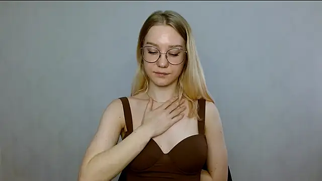 Snapshot of cindi_hot chatting on February 2025 07:34:02 AM cindi hot online show from February 2025 07:34:02 AM