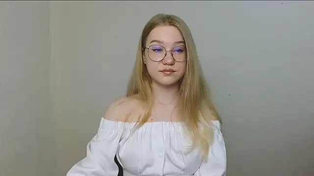 cindi hot online show from April 2026 12:29:02 PM