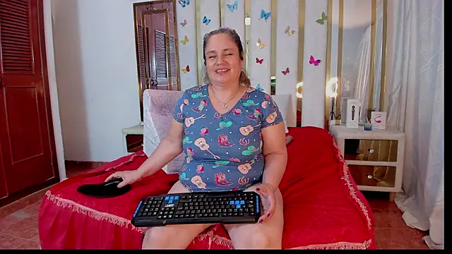 Snapshot of AnyelaGitanaMature chatting on February 2026 06:22:01 AM AnyelaGitanaMature online show from February 2026 06:22:01 AM