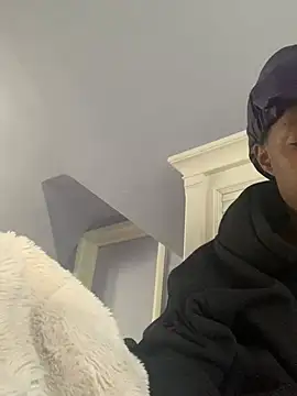 Snapshot of Bluesaphireee chatting on March 2025 09:37:01 PM Bluesaphireee online show from March 2025 09:37:01 PM