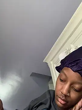 Snapshot of Bluesaphireee chatting on March 2025 03:03:02 PM Bluesaphireee online show from March 2025 03:03:02 PM