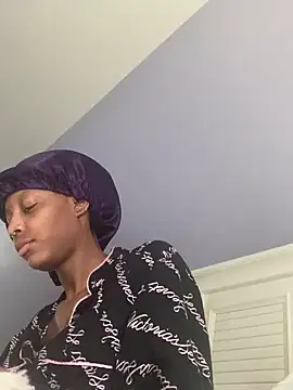 Snapshot of Bluesaphireee chatting on March 2025 07:27:02 PM Bluesaphireee online show from March 2025 07:27:02 PM