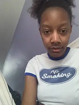 Snapshot of Bluesaphireee chatting on March 2025 02:12:01 PM Bluesaphireee online show from March 2025 02:12:01 PM