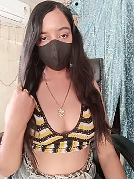 Snapshot of Parinaaz18 chatting on June 2026 01:27:02 AM Parinaaz18 online show from June 2026 01:27:02 AM