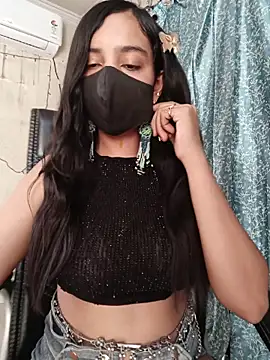 Snapshot of Parinaaz18 chatting on May 2026 01:03:01 AM Parinaaz18 online show from May 2026 01:03:01 AM