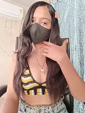 Snapshot of Parinaaz18 chatting on May 2026 01:25:01 AM Parinaaz18 online show from May 2026 01:25:01 AM