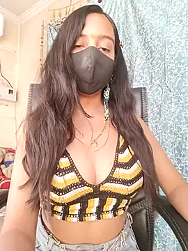 Snapshot of Parinaaz18 chatting on April 2026 01:34:01 AM Parinaaz18 online show from April 2026 01:34:01 AM