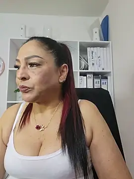 Snapshot of Gina_Myers chatting on June 2026 03:12:02 AM Gina Myers online show from June 2026 03:12:02 AM