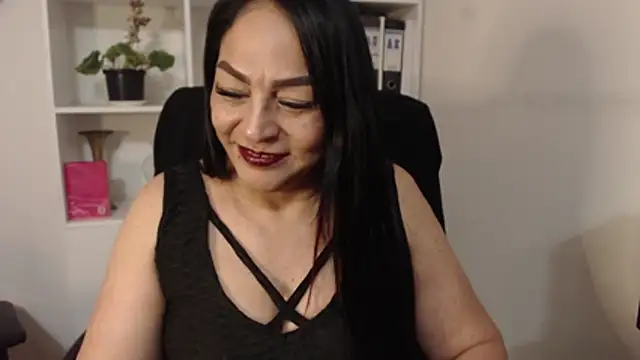 Snapshot of Gina_Myers chatting on June 2026 03:34:02 AM Gina Myers online show from June 2026 03:34:02 AM