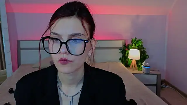 Snapshot of SusieMorris chatting on November 2025 09:47:02 AM SusieMorris online show from November 2025 09:47:02 AM