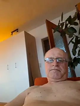 Milkasahne64 online show from February 2026 07:26:01 AM