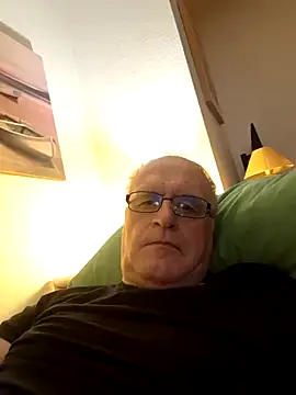 Milkasahne64 online show from December 2025 07:11:02 AM