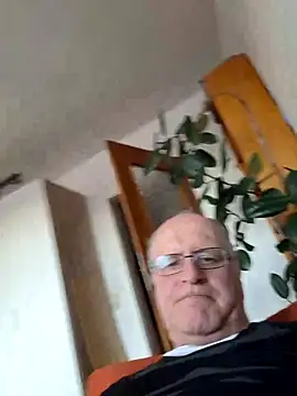 Milkasahne64 online show from February 2026 03:10:01 PM