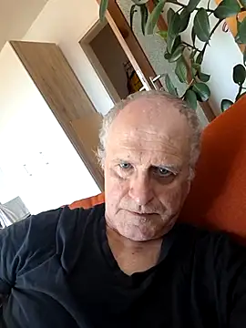 Snapshot of Milkasahne64 chatting on September 2025 11:14:02 AM Milkasahne64 online show from September 2025 11:14:02 AM