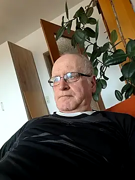 Milkasahne64 online show from February 2026 01:54:01 PM