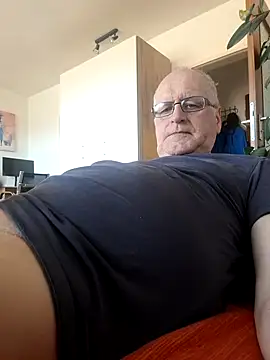 Milkasahne64 online show from April 2026 09:22:02 AM