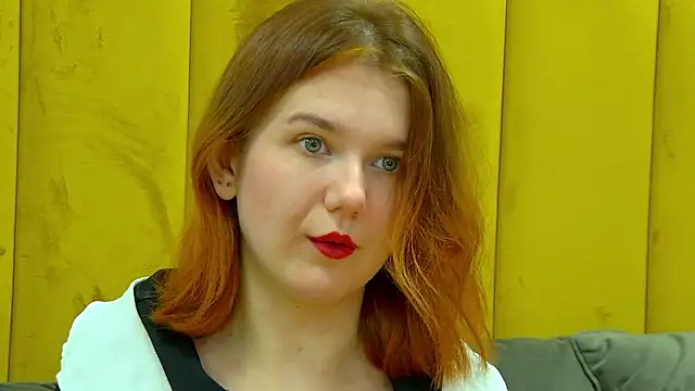 LessySmith online show from November 2025 04:18:02 PM