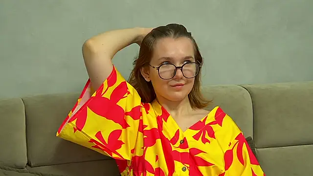 LessySmith online show from November 2025 04:39:01 AM