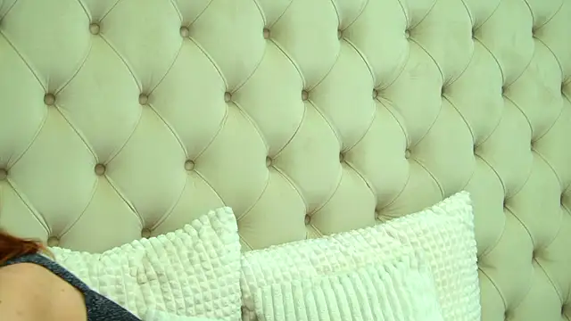 LessySmith online show from February 2026 04:48:01 PM