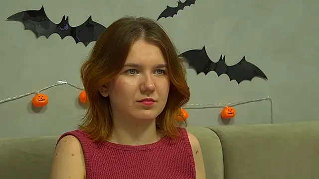 LessySmith online show from November 2025 04:34:02 PM