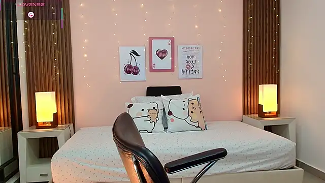 alina martinelli online show from April 2026 12:12:02 PM