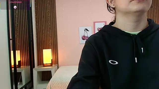 alina martinelli online show from April 2026 11:44:02 AM