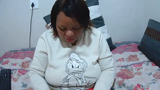 Snapshot of BBW42LL chatting on November 2025 11:03:02 AM BBW42LL online show from November 2025 11:03:02 AM