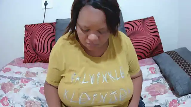 Snapshot of BBW42LL chatting on November 2025 10:31:01 AM BBW42LL online show from November 2025 10:31:01 AM