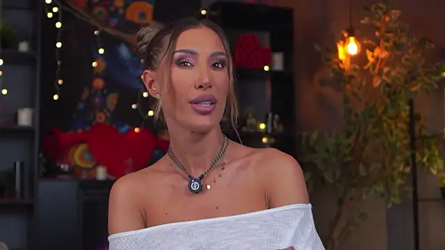 Evelyn Evyyy online show from March 2026 07:16:02 PM