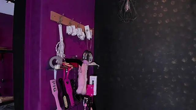 Alexa Slave online show from November 2025 07:14:02 PM