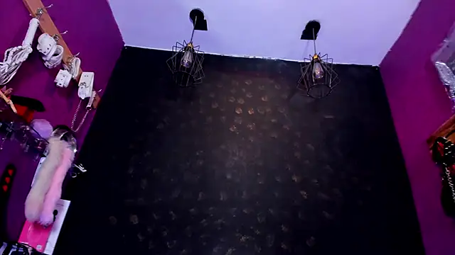 Alexa Slave online show from November 2025 07:07:01 PM