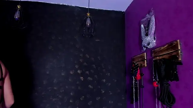 Alexa Slave online show from November 2025 07:07:01 PM