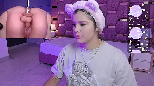 Trianna   online show from December 2025 01:45:01 PM