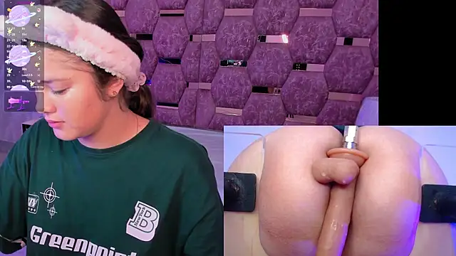 Trianna   online show from December 2025 01:32:02 PM