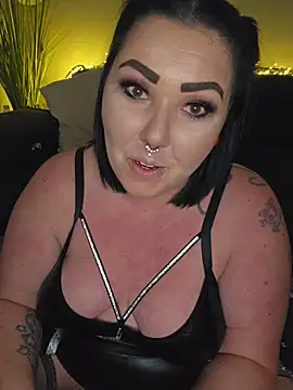 -BonnieBlack- online show from November 2025 07:03:01 PM